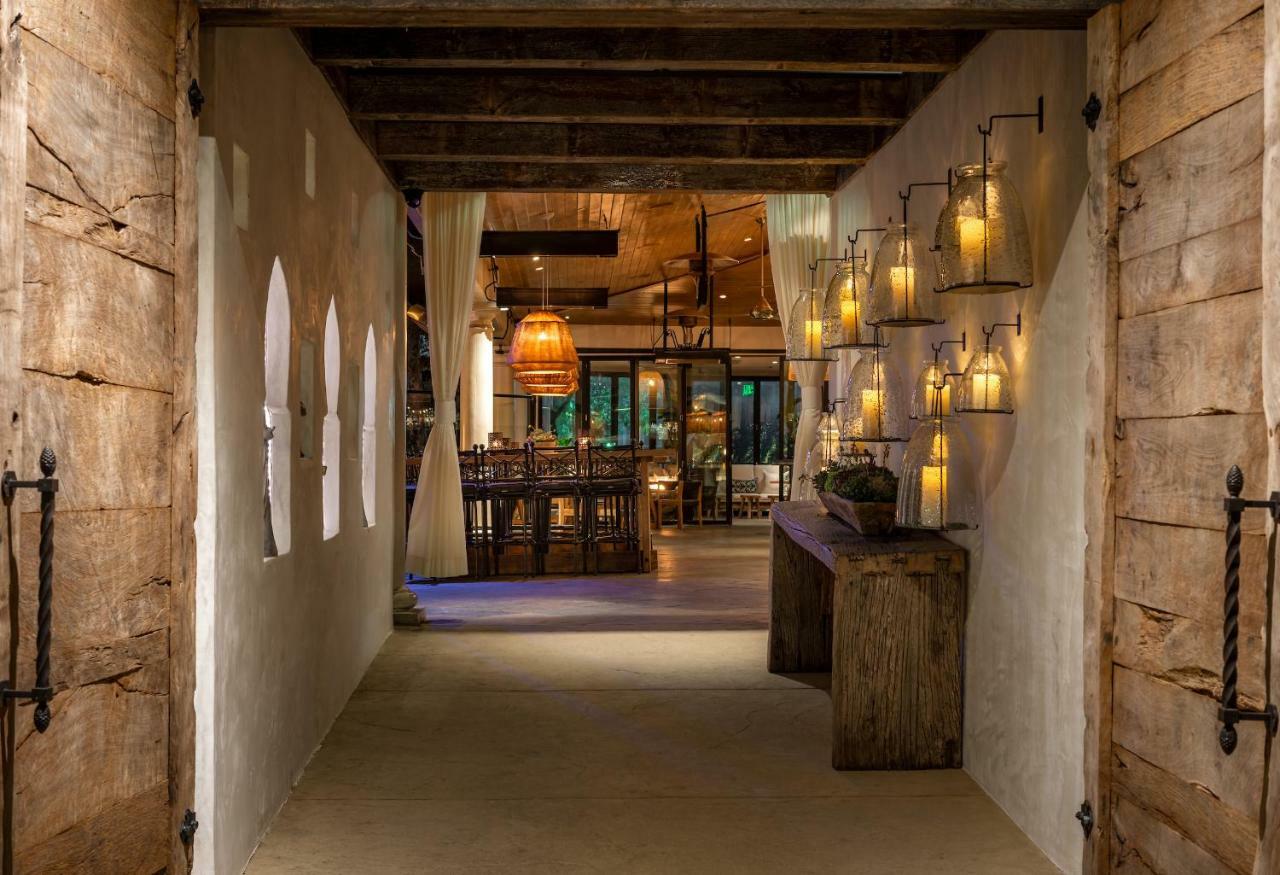 Westlake Village Inn Hotel